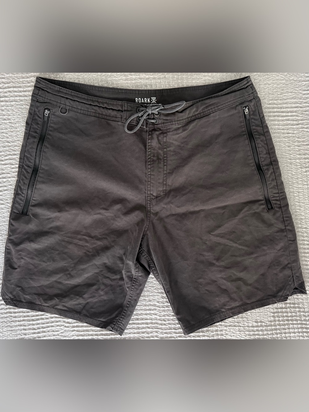 Roark Layover Travel Shorts Men 34 Charcoal Gray RS260 Zip Pockets 8”